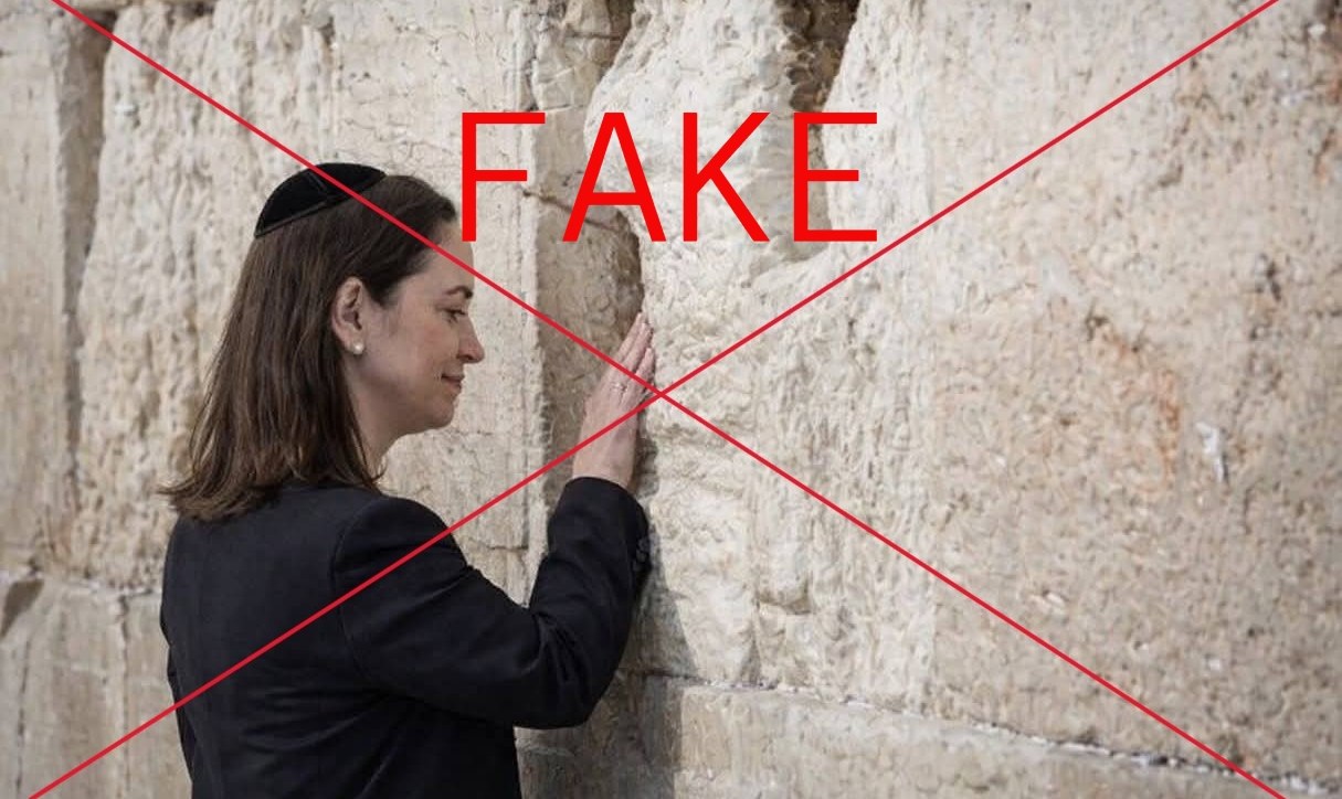 machado-muur-wide-crossed (1)